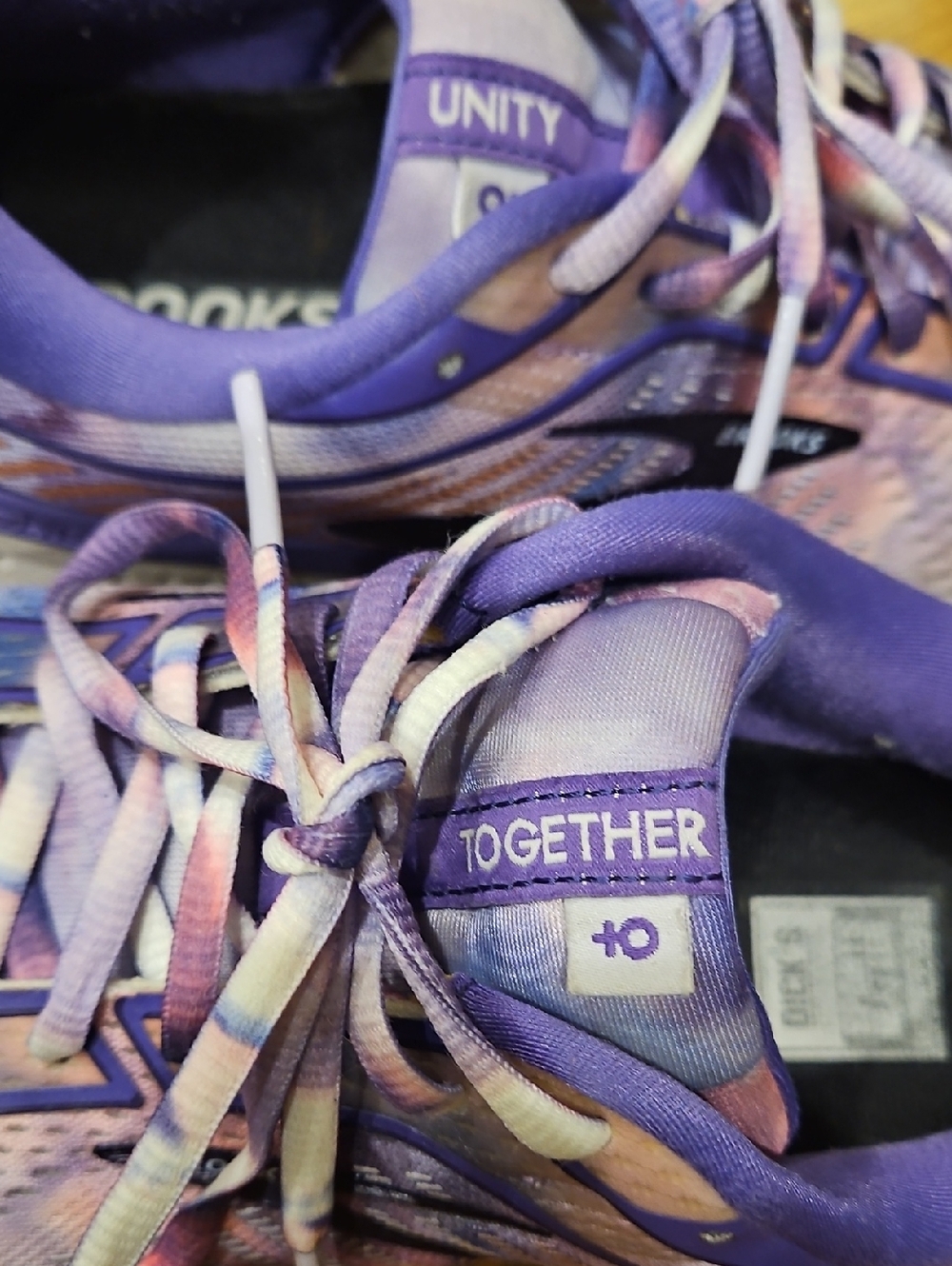 Brooks Unity Together Shoes - Picture 8 of 9